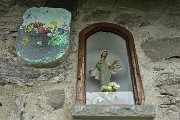 84 Nicchia con Madonnina alla 'Baita Caduta'